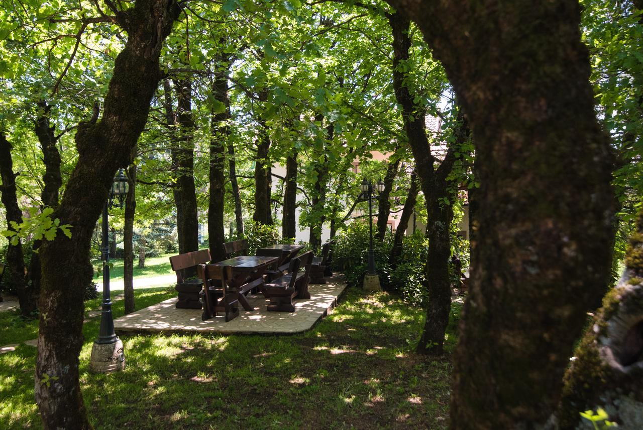 Holiday Resort Zlatni Dol Mostar Goranci Exterior foto